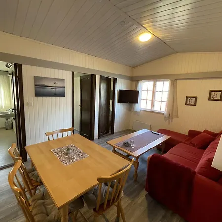 赛于达峡湾假日公园 3* Saudasjøen